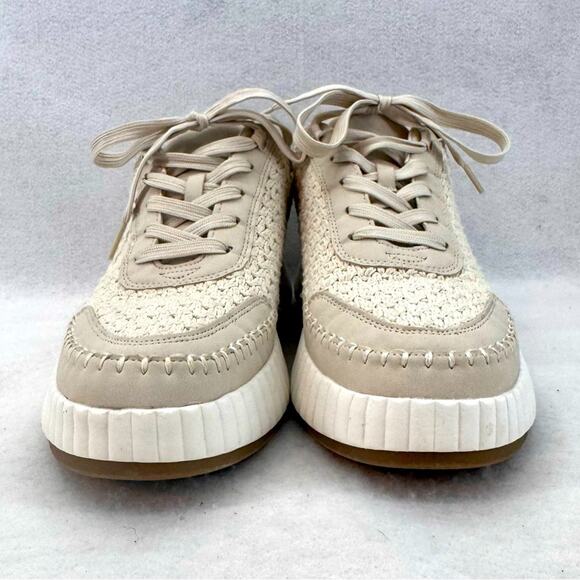 EUC Women’s dv Dolce Vita Dolen Sneakers Ecru size 9.5 - Picture 4 of 9